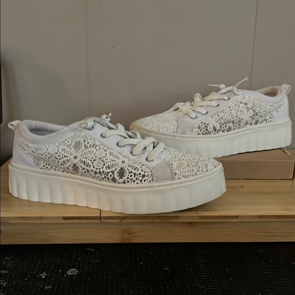 Roxy White Lace Women's Sneakers
